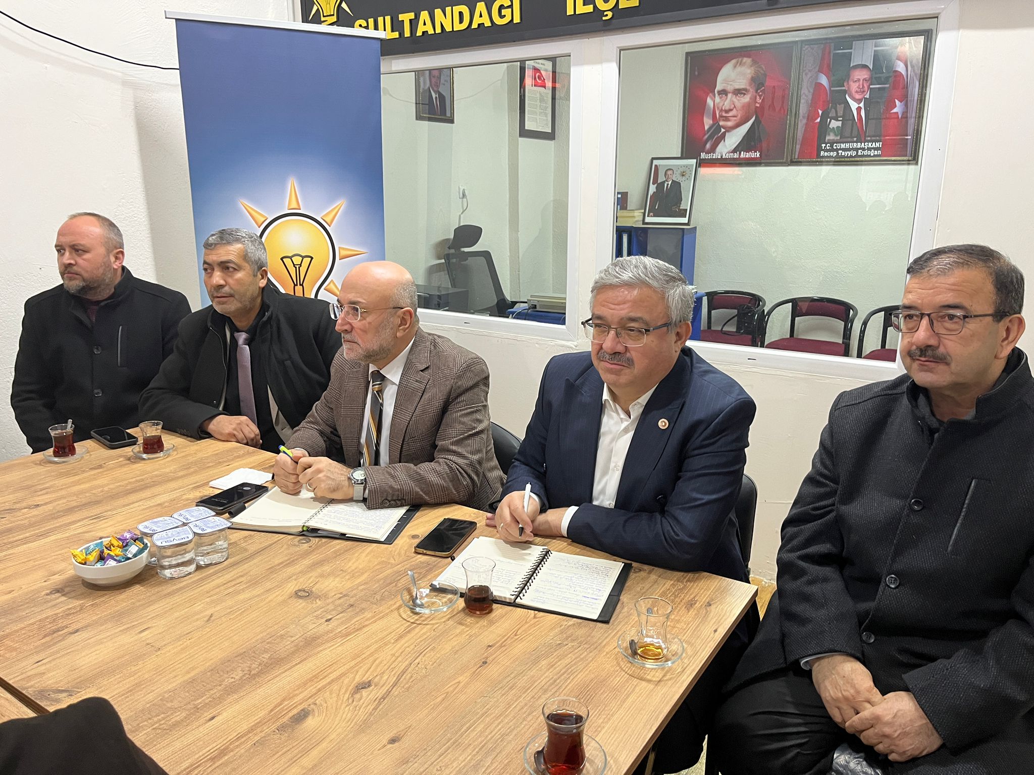 AK Parti Afyonkarahisar İl Başkanı Turgay Şahin ve Milletvekili İbrahim