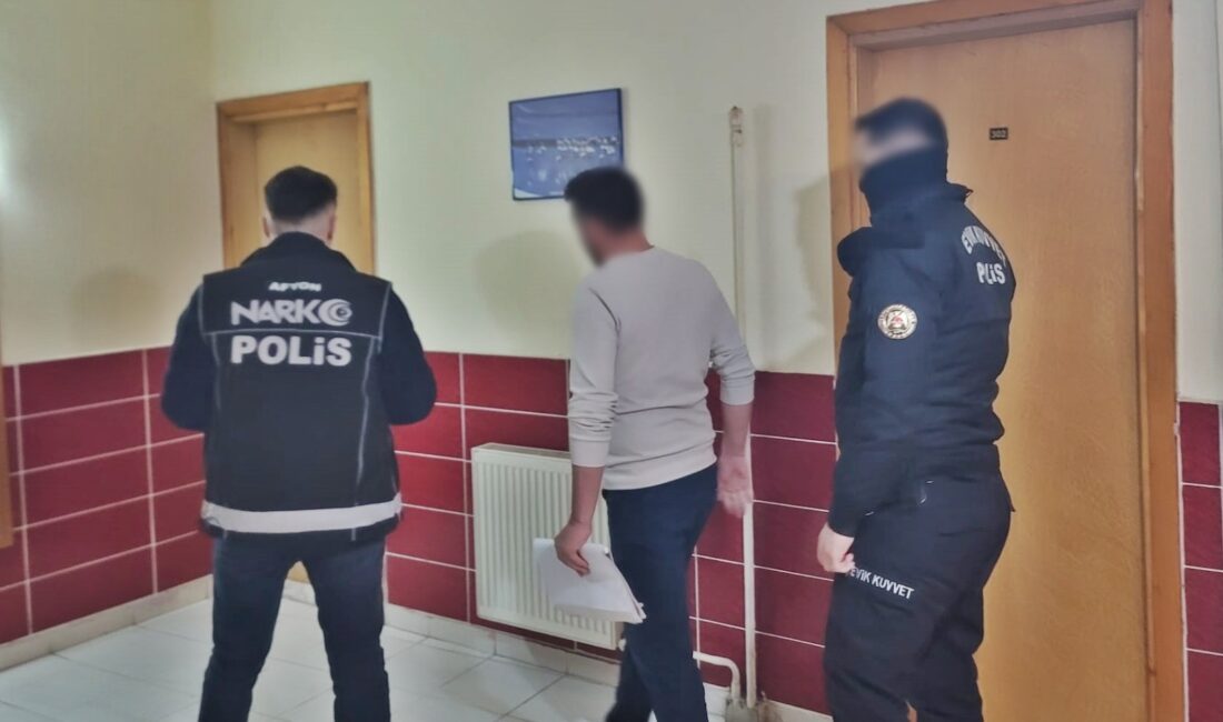 Afyonkarahisar Emniyet Müdürlüğü ekipleri, suç ve suçluyla mücadele kapsamında Dazkırı