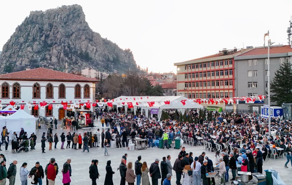 On bir ayın sultanı Ramazan, 19 Şubat 2026 Perşembe günü