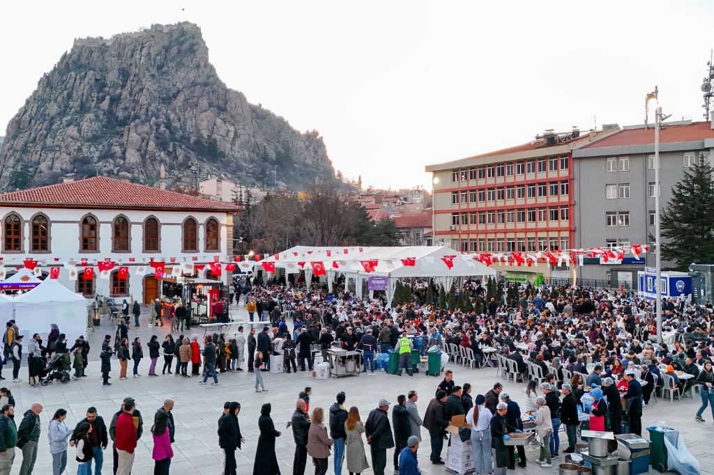 On bir ayın sultanı Ramazan, 19 Şubat 2026 Perşembe günü