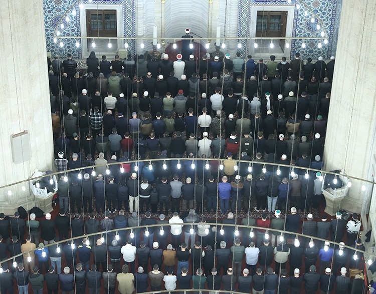 Vakıflar Genel Müdürlüğünce Kasım 2021'de başlatılan kapsamlı restorasyonun ardından ibadete