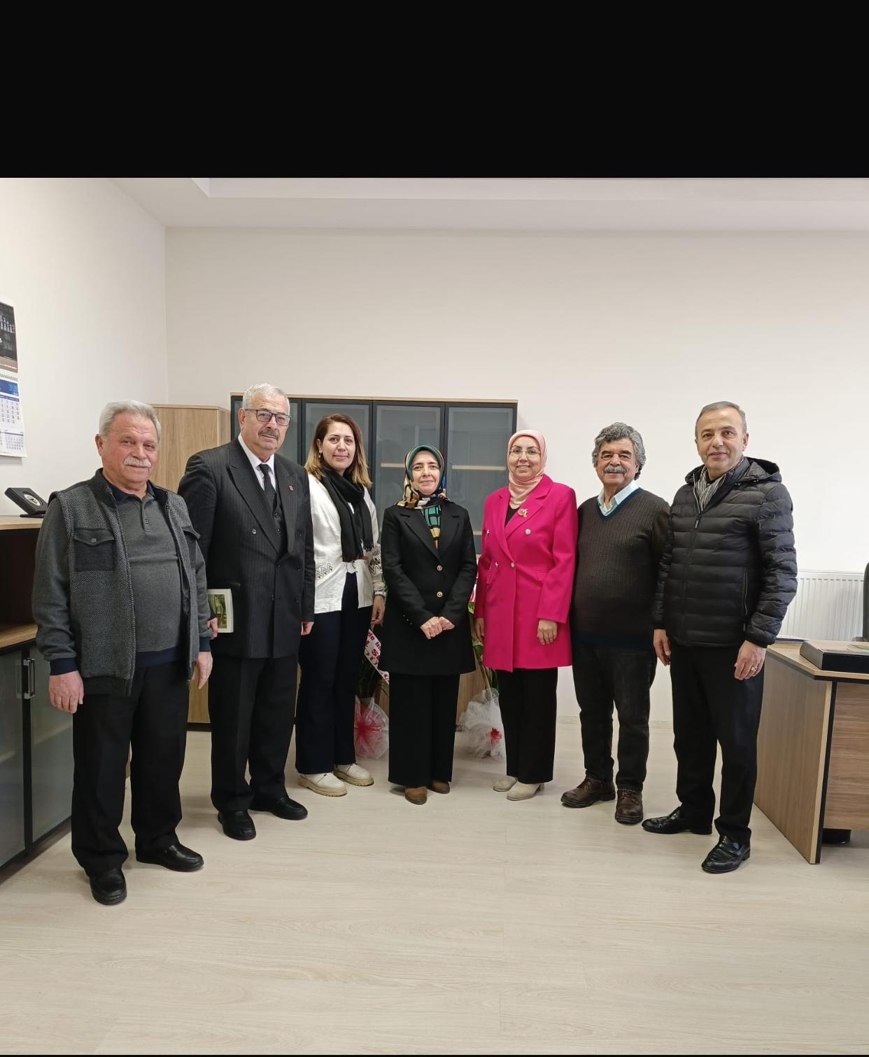 
Afyonkarahisar Yazarlar ve Şairler Derneği Başkanı Muharrem Günay ve yönetim