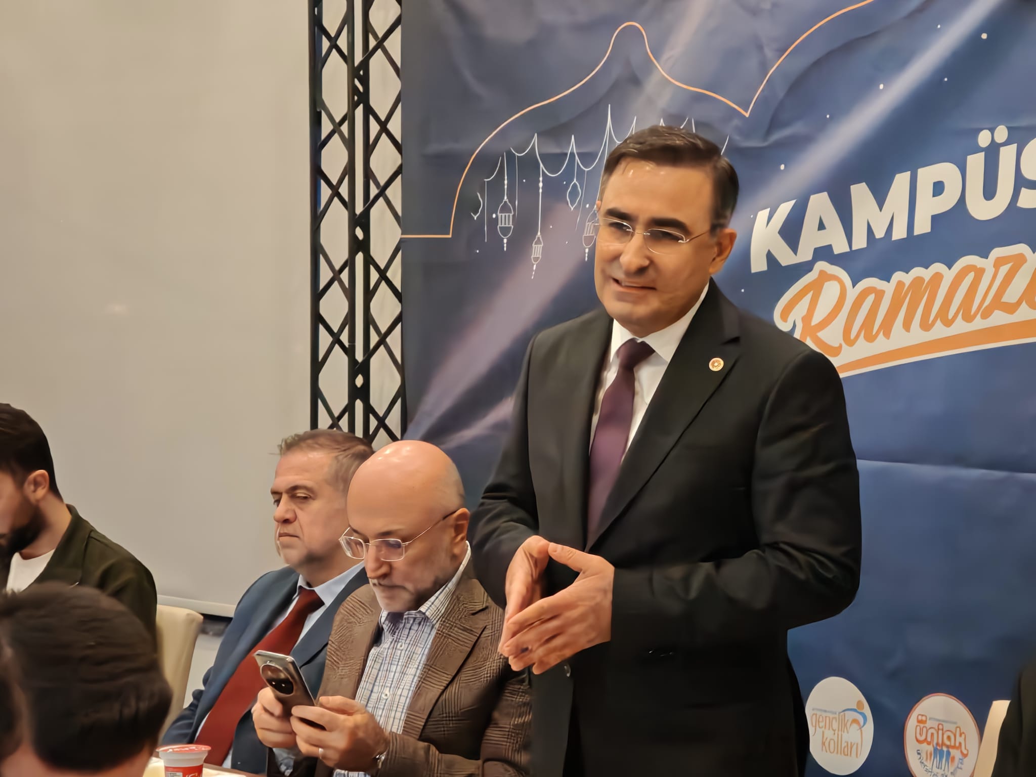 AK Parti Afyonkarahisar Milletvekili Dr. Hasan Arslan, kent genelinde sağlık