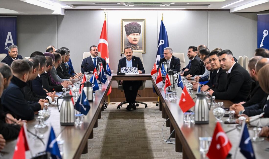 Anahtar Parti Afyonkarahisar İl Teşkilatı, ilçe ve belde teşkilat mensuplarının