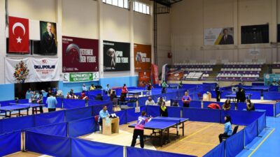 Afyonkarahisar’da Okul Sporları kapsamında düzenlenen Yıldızlar Masa Tenisi İl Birinciliği