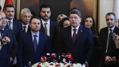 Resmi Gazete'de yayımlanan Cumhurbaşkanı Kararı ile Adalet Bakanlığına getirilen Akın