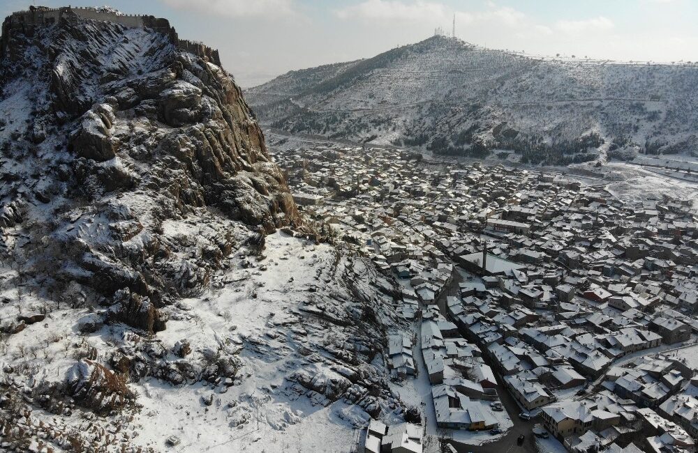 Ege Bölgesi’nin en sert iklimine sahip illerinden biri olan Afyonkarahisar,