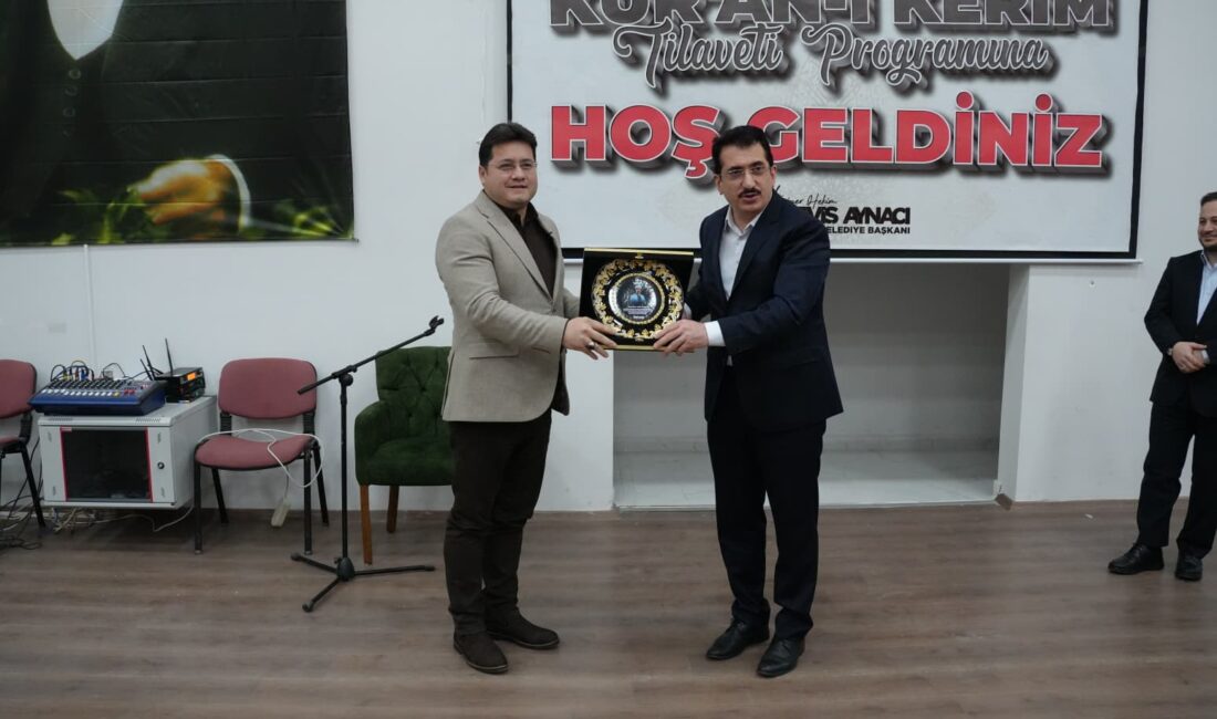 Bolvadin Belediyesi tarafından düzenlenen Kur’an-ı Kerim Tilaveti Programı, bölge halkının