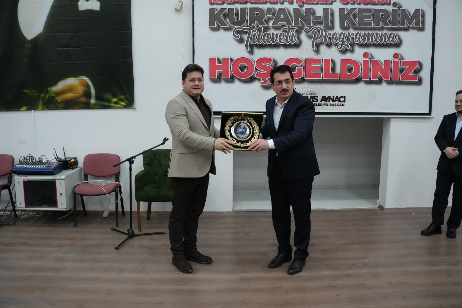 Bolvadin Belediyesi tarafından düzenlenen Kur’an-ı Kerim Tilaveti Programı, bölge halkının