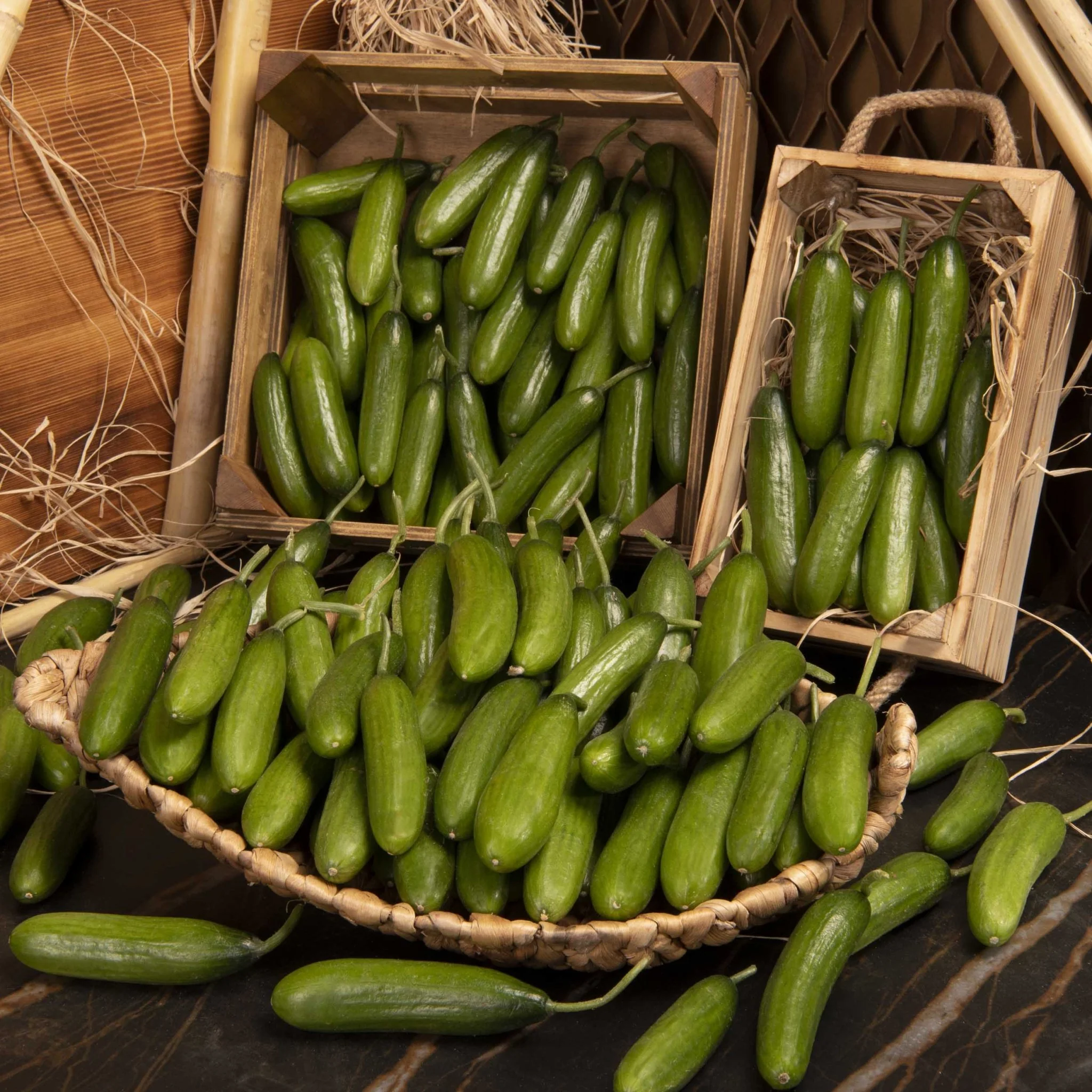 Bir zincir markette görüntülenen salatalık etiketi, üretici ile tüketici arasındaki