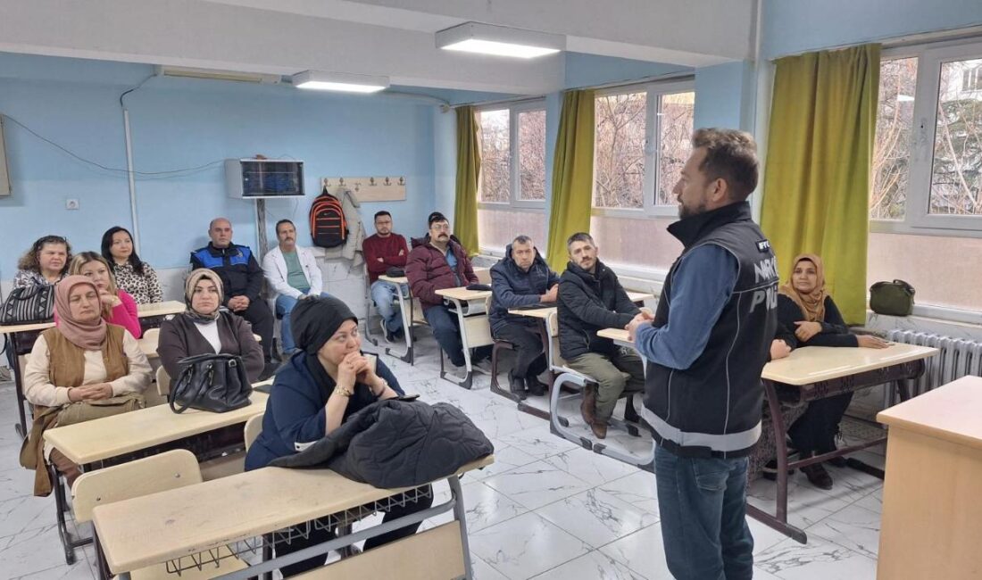 Afyonkarahisar İl Emniyet Müdürlüğü ekipleri, uyuşturucu madde kullanımını kökten engellemek