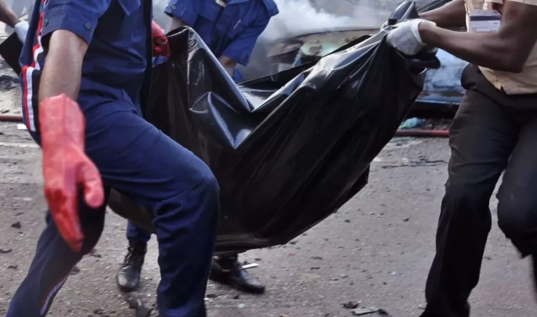 Nijerya'nın Kano eyaletinde yolcu taşıyan bir tırın dikkatsiz sürüş nedeniyle