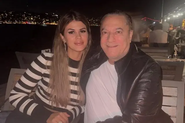 Ünlü şovmen Mehmet Ali Erbil ile kendisinden 42 yaş küçük