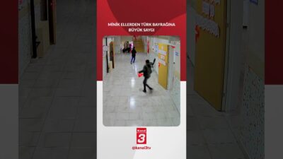 Minik ellerden Türk Bayrağına büyük saygı! 📶https://kanal3.com.tr/ Sosyal Medya Hesaplarımızı