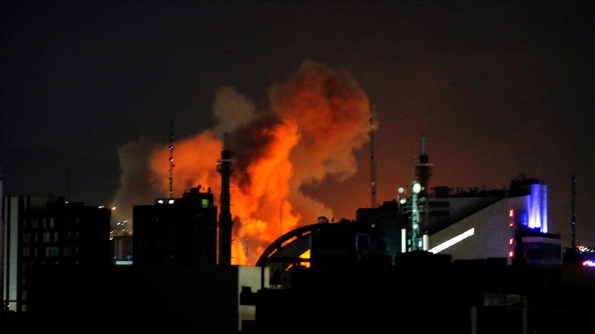 İsrail ordusu, İran'ın başkenti Tahran'ı hedef alan yeni hava saldırıları