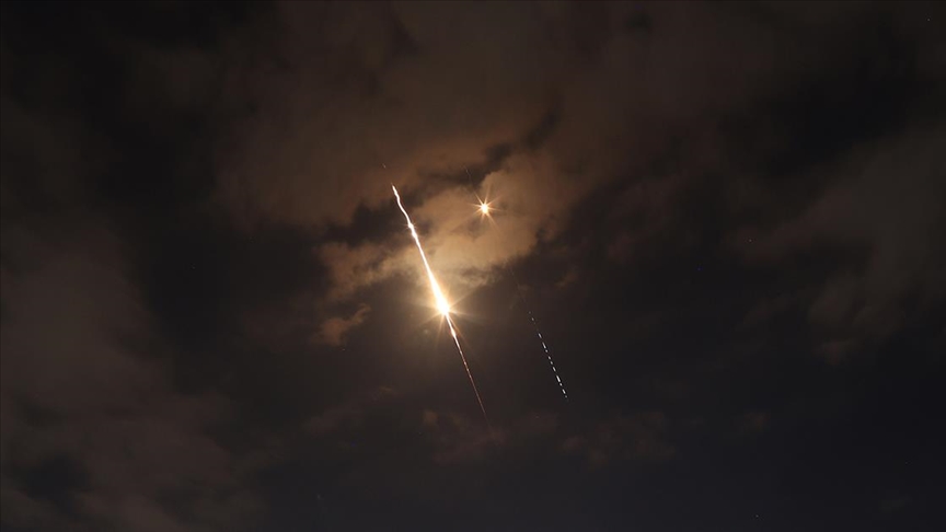 İran'ın gece yarısından bu yana düzenlediği ve İsrail'in orta kesimini