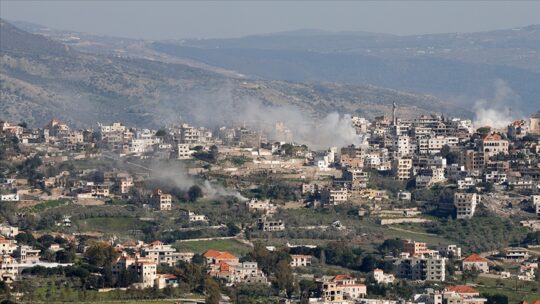 İsrail ordusu, Lübnan'ın güneyinde yer alan Sur kentindeki 5 nokta