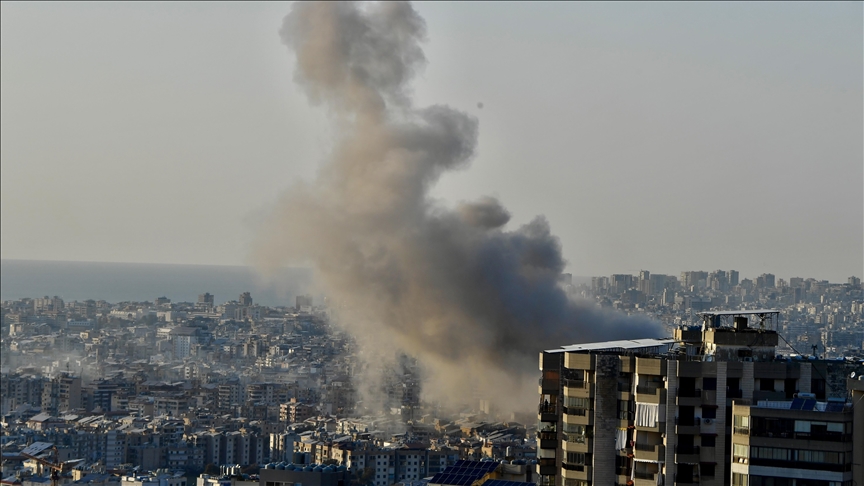 İsrail ordusu, Lübnan'ın başkenti Beyrut'un güneyindeki Dahiye bölgesine hava saldırısı