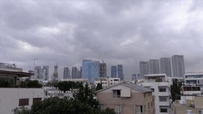 İsrail'in saldırılarını sürdürdüğü İran'dan yapılan misillemenin ardından İsrail'in güneyinde sirenler