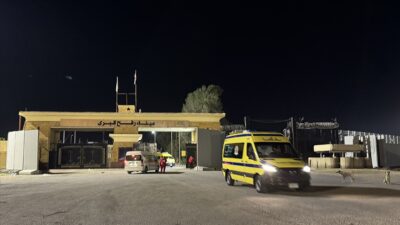 İsrail ordusu, İran misillemesini gerekçe göstererek, sınırlı geçişlere açık olan