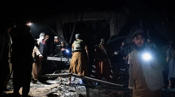 Güney Asya'da gerilim katliam boyutuna ulaştı. Pakistan ile Afganistan arasında