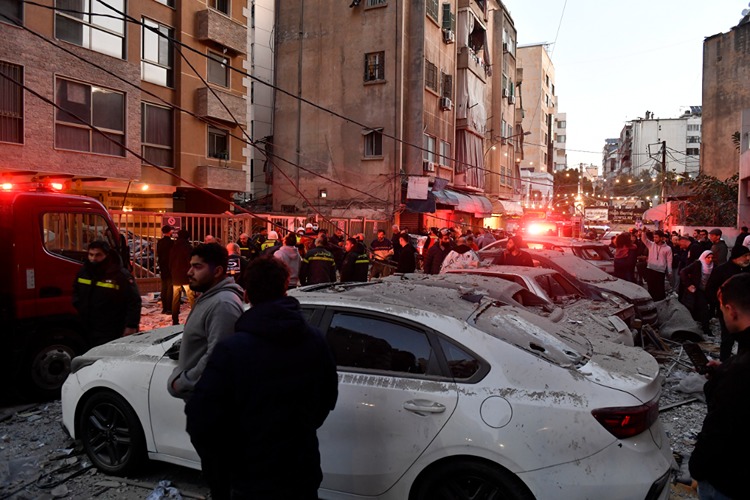 İsrail ordusu, halkı yerlerini terk etmeye zorladığı Lübnan'ın başkenti Beyrut'ta