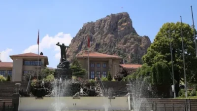 Afyonkarahisar Valiliği, 8 Mart Dünya Kadınlar Günü dolayısıyla yayımladığı anlamlı