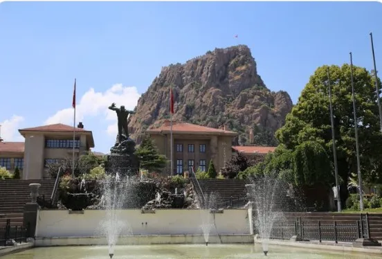 Afyonkarahisar Valiliği, 8 Mart Dünya Kadınlar Günü dolayısıyla yayımladığı anlamlı