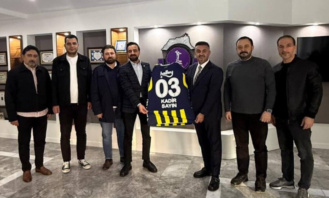 Afyonkarahisar Fenerbahçeliler Derneği Yönetim Kurulu Başkanı Bilal Özharputlu ve Yönetim