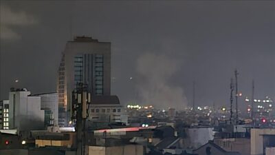 ABD-İsrail saldırılarının sürdüğü İran'ın başkenti Tahran'da art arda patlamalar meydana