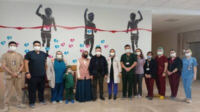 Dört buçuk yıl önce lösemi teşhisi konan Alperen, Afyonkarahisar Sağlık