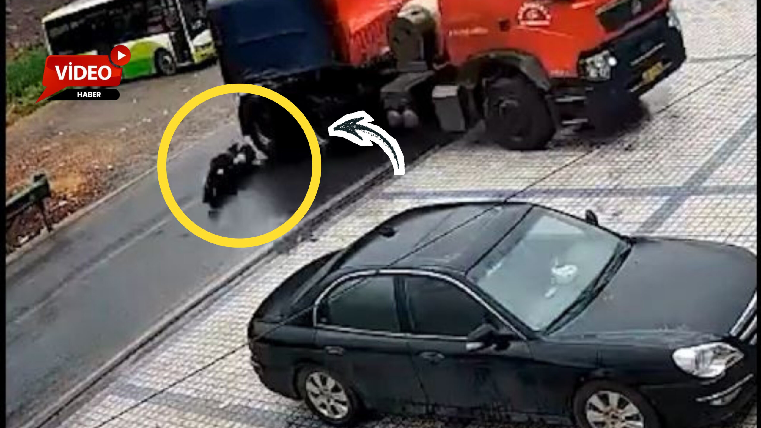 Çin’de yolun karşısına dikkatsizce geçen bir yayaya tır çarptı. Tırın