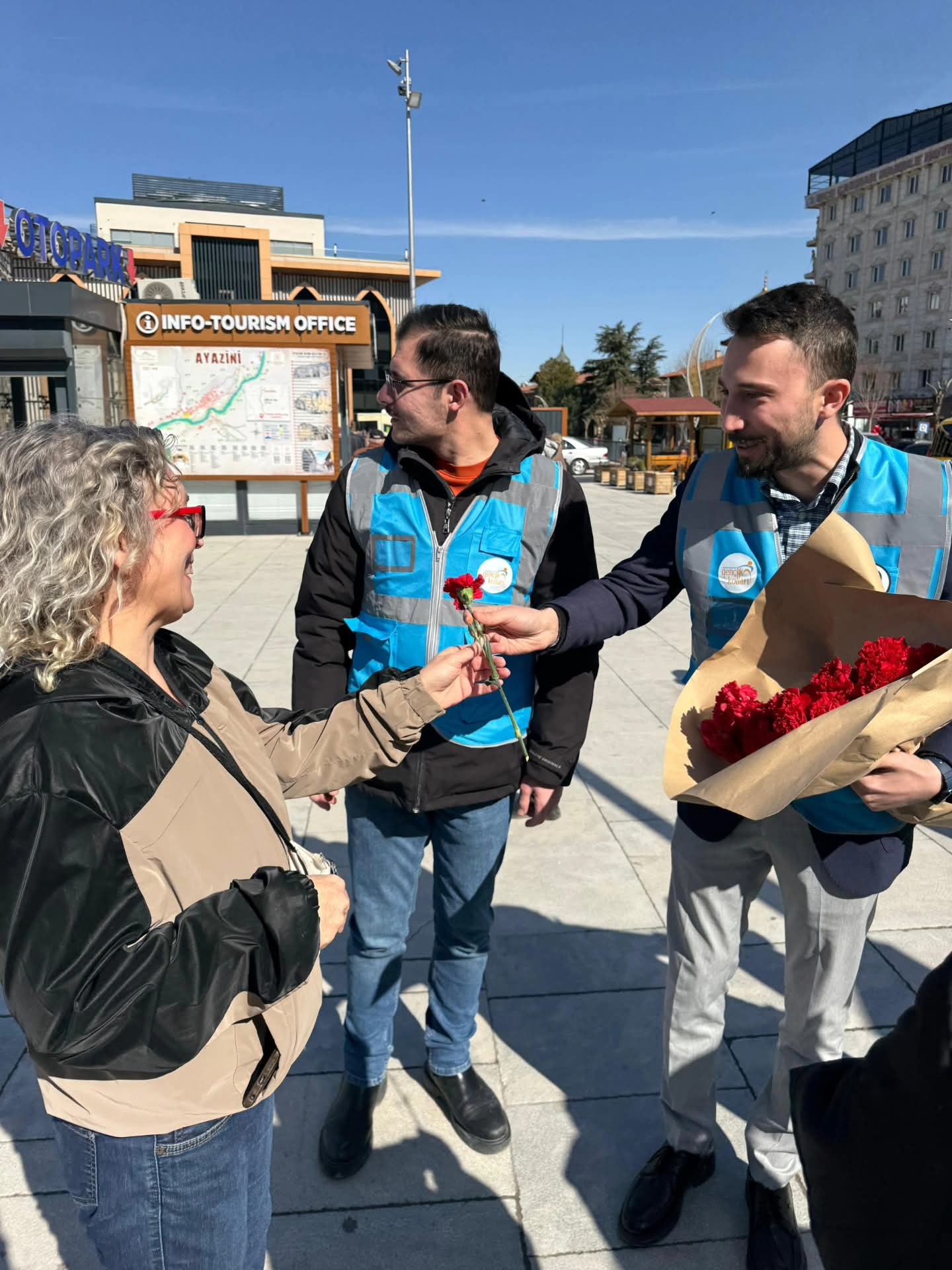 8 Mart Dünya Kadınlar Günü dolayısıyla AK Gençlik Afyonkarahisar’da anlamlı