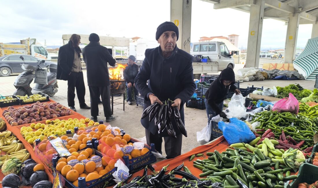 Afyonkarahisar’da kurulan semt pazarlarında bu haftanın zam şampiyonu ilan edilen