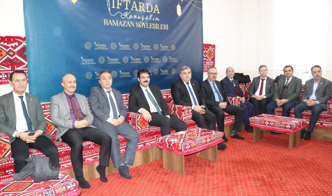 Afyonkarahisar, Ramazan ayının manevi huzurunu milli eğitim camiasıyla birlikte yaşıyor.