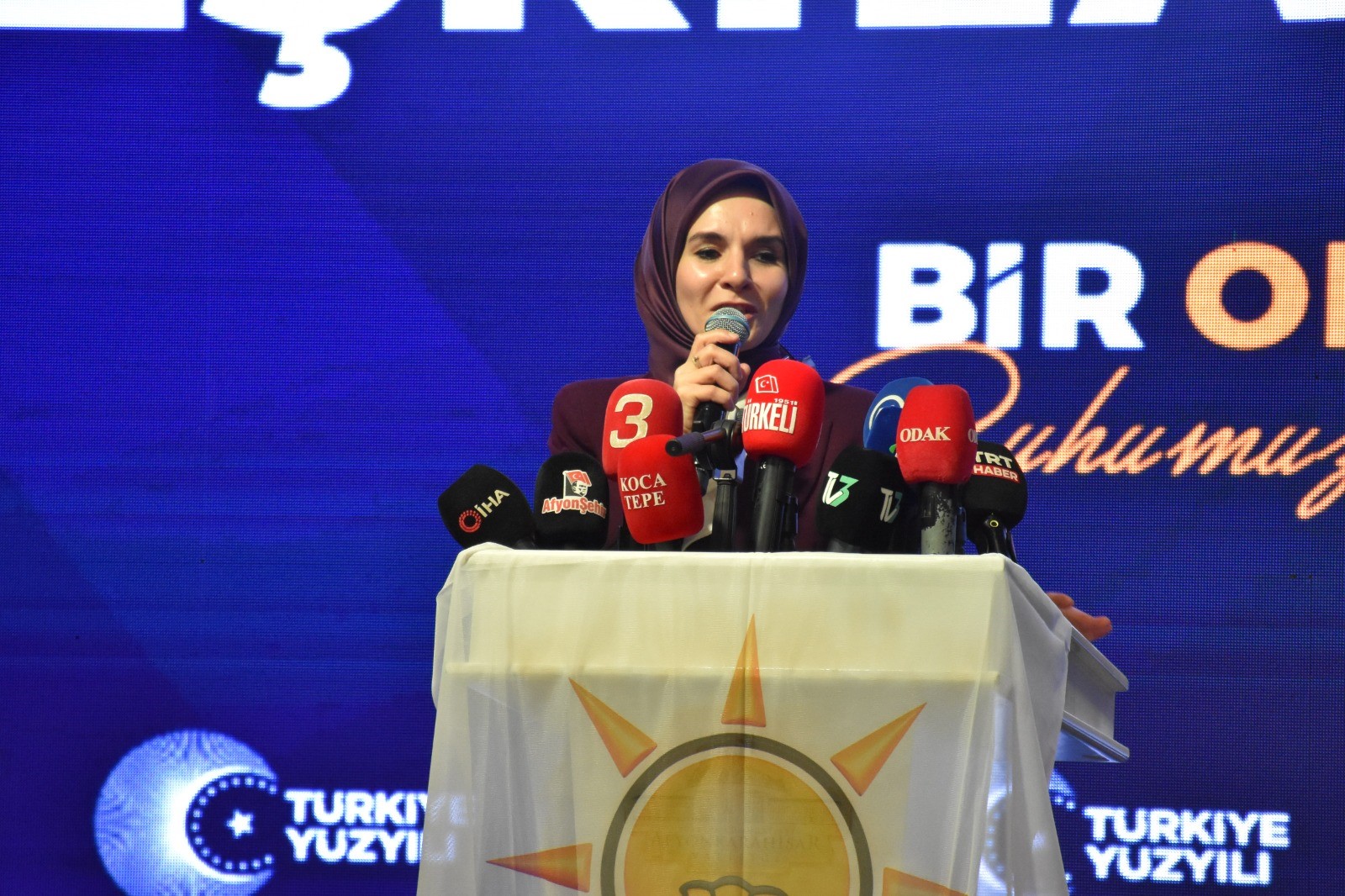 Aile ve Sosyal Hizmetler Bakanı Mahinur Özdemir Göktaş, "Bizler her