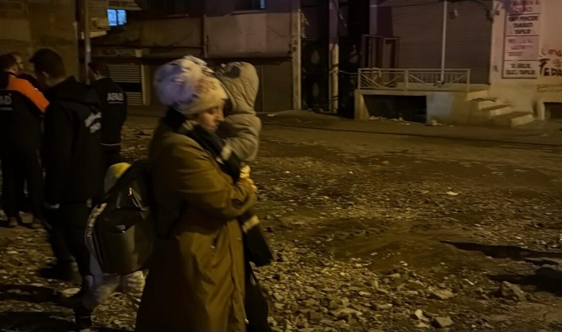 Diyarbakır’ın Bağlar ilçesinde gece yarısı büyük bir panik yaşandı. Mevlana