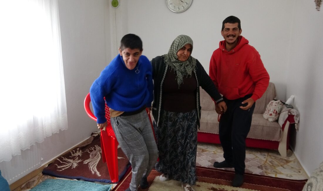 Adıyaman’da yaşamını sürdüren 53 yaşındaki Reyhan Bali, hayatını doğuştan hem