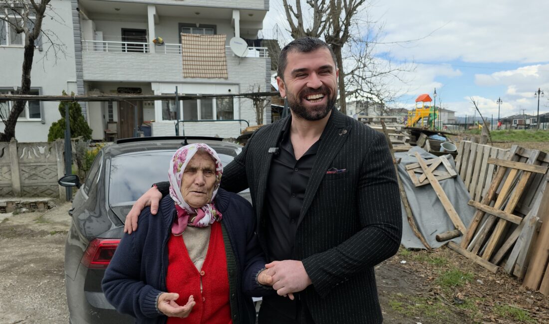 Düzce'de sosyal medya içerik üreticisi Muhammed Bişgin, 8 Mart Dünya