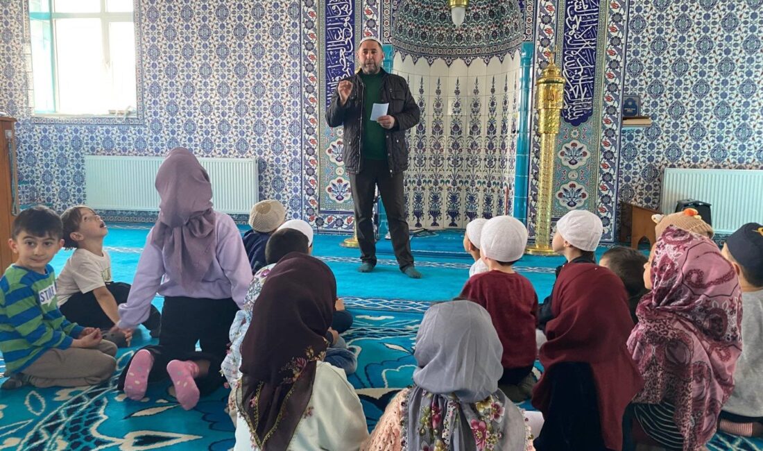 Afyonkarahisar’ın Emirdağ ilçesinde eğitim gören Rabia Recep Kuş Anaokulu öğrencileri,