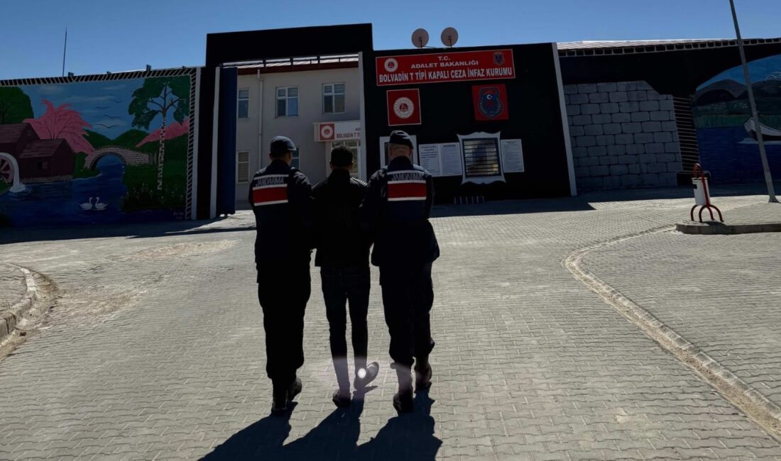 Afyonkarahisar’da jandarma ekiplerinin titiz takibi, uzun süredir firari olan bir