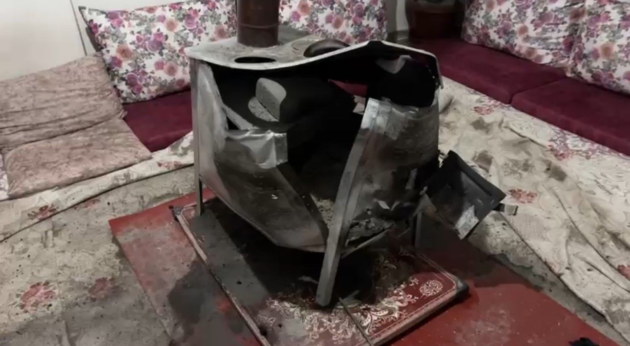 Hakkari’nin Yüksekova ilçesinde bir evde yakılan odun sobasının patlaması sonucu