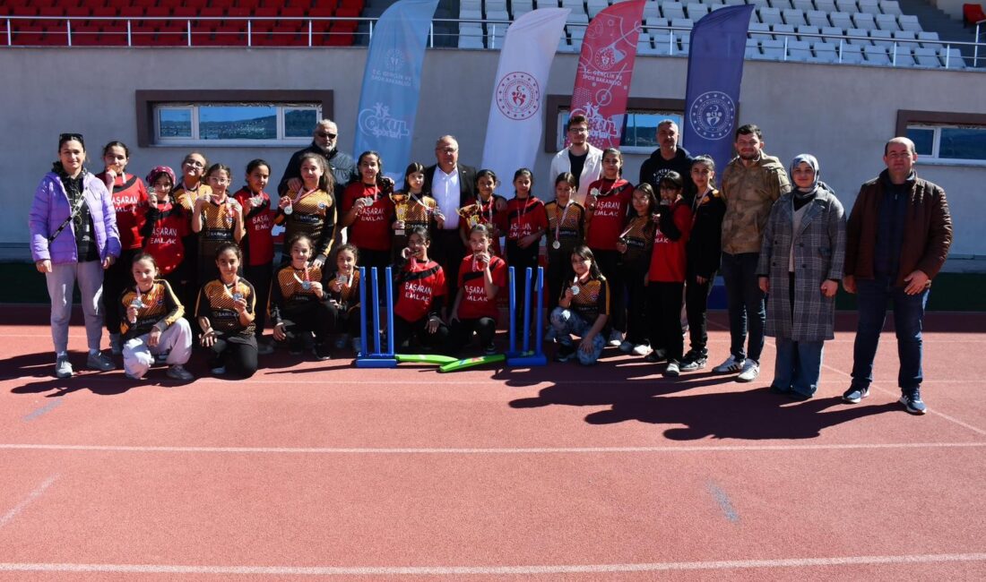 Afyonkarahisar Okul Sporları Küçük Kızlar Kriket Müsabakaları Kocatepe Spor Kompleksi
