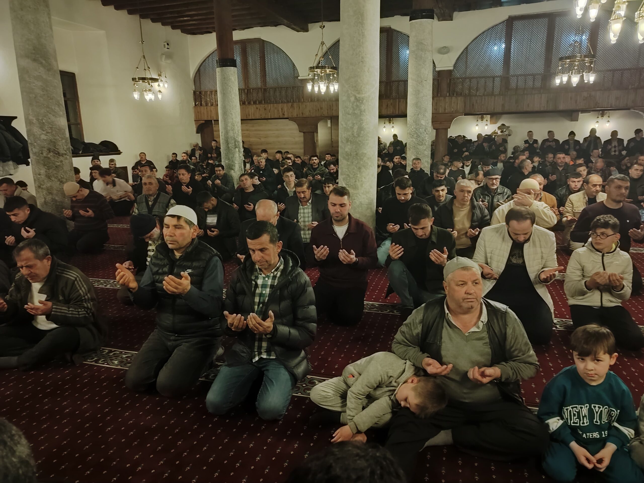 Afyonkarahisar’ın Şuhut ilçesinde, Kur’an-ı Kerim’in indirildiği ve bin aydan daha