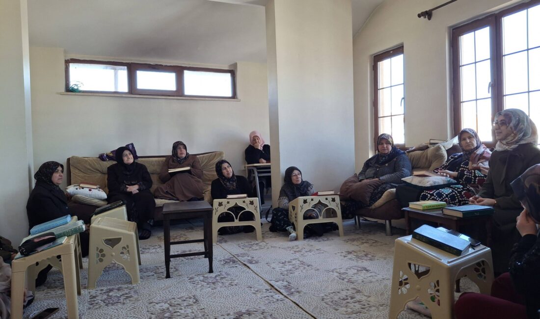 Afyonkarahisar İl Müftülüğü, toplumun temel taşı olan kadınlara ve annelik