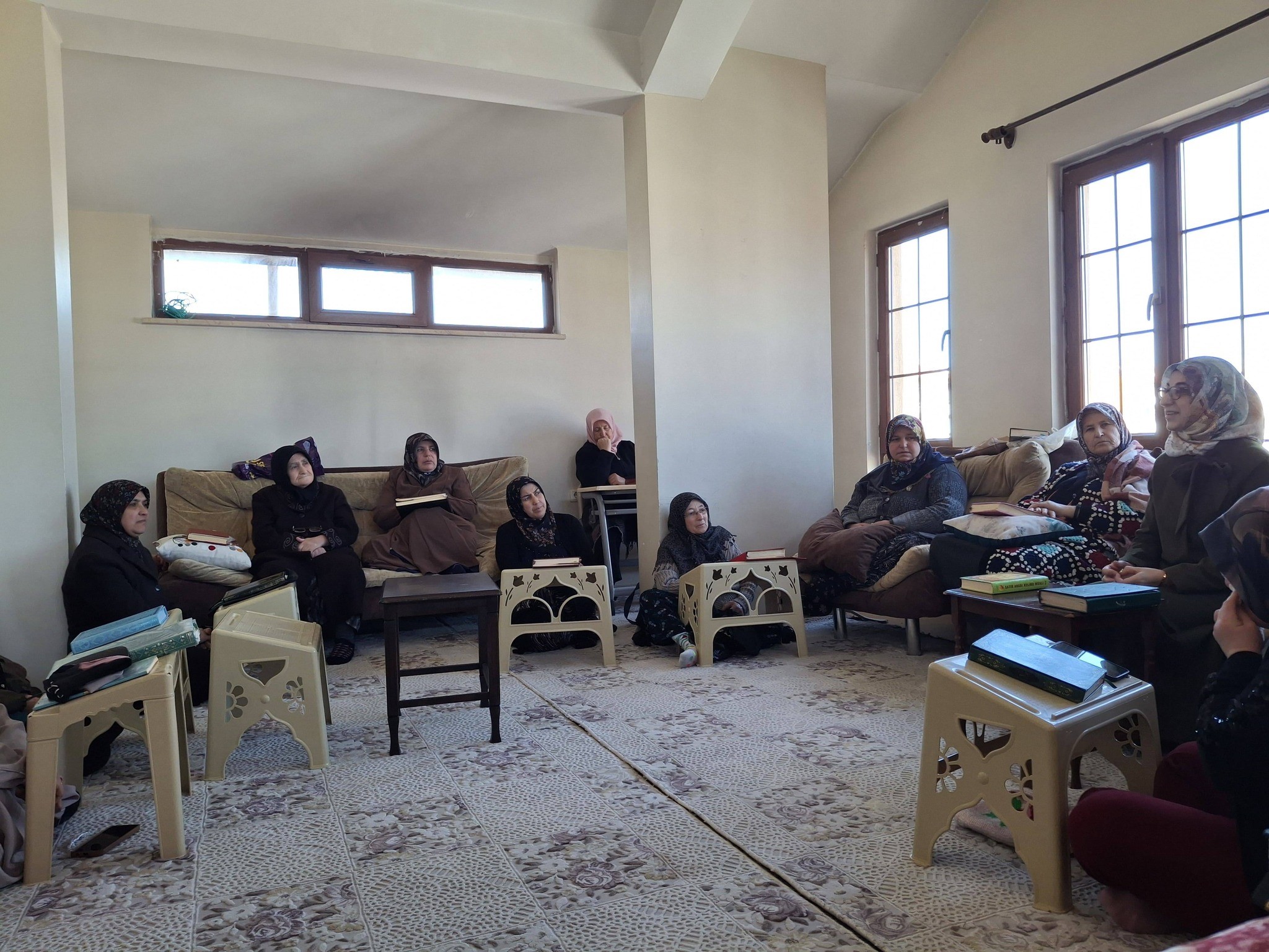 Afyonkarahisar İl Müftülüğü, toplumun temel taşı olan kadınlara ve annelik