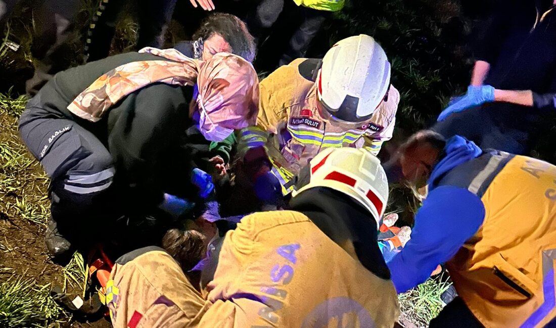 Manisa’nın Kula ilçesinde bir otomobil sürücüsünün direksiyon hakimiyetini kaybetmesi sonucu