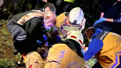 Manisa’nın Kula ilçesinde bir otomobil sürücüsünün direksiyon hakimiyetini kaybetmesi sonucu