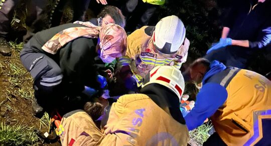 Manisa’nın Kula ilçesinde bir otomobil sürücüsünün direksiyon hakimiyetini kaybetmesi sonucu