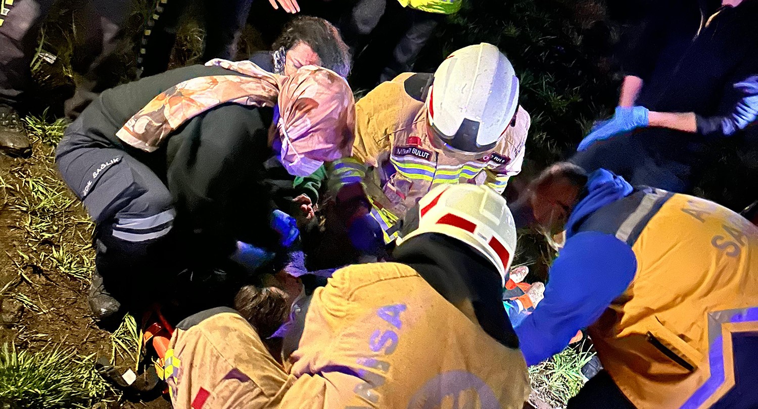 Manisa’nın Kula ilçesinde bir otomobil sürücüsünün direksiyon hakimiyetini kaybetmesi sonucu